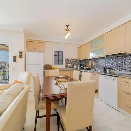 Astonishing Villa With 3 Shared Pools In Alanya Antalya Vilă *