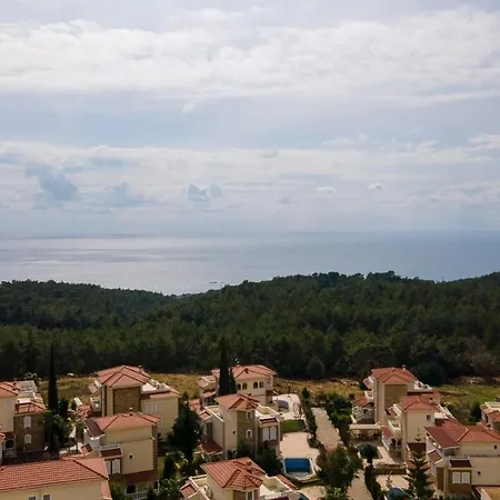 Astonishing Villa With 3 Shared Pools In Alanya Antalya *